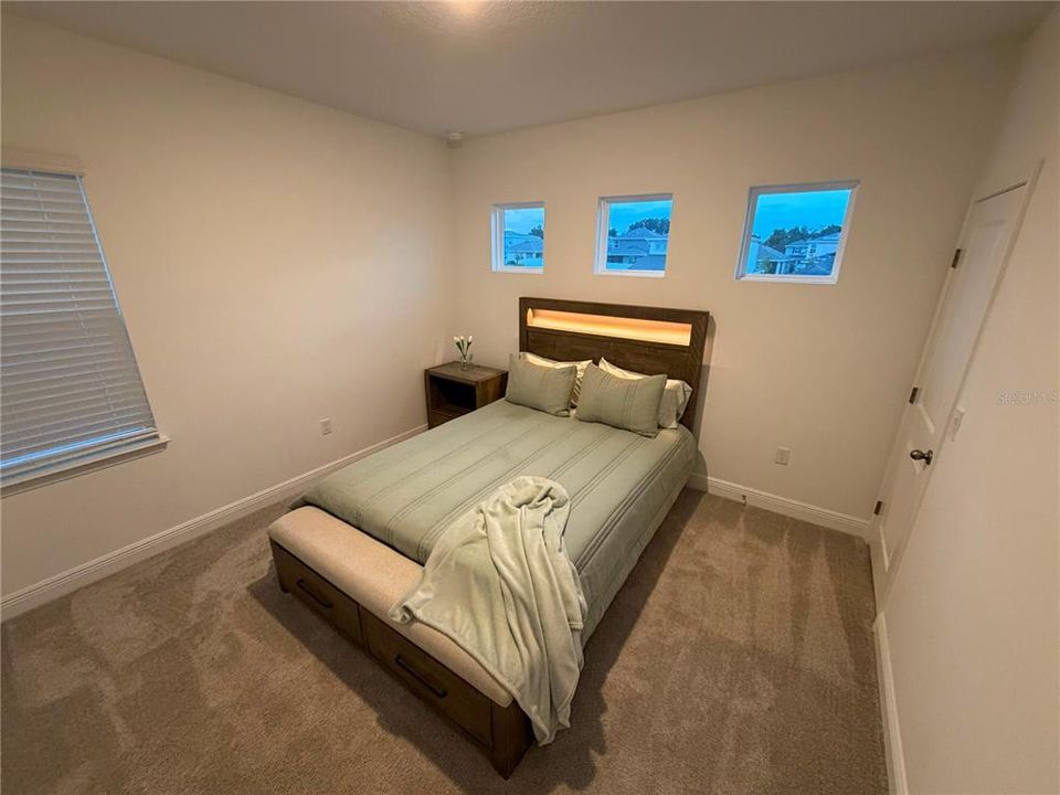 En Renta: $3,590 (4 camas, 2 baños, 2100 Pies cuadrados)