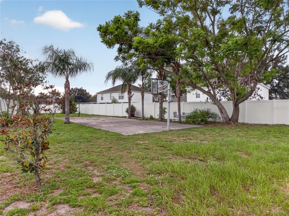 Active With Contract: $459,900 (4 beds, 2 baths, 2419 Square Feet)
