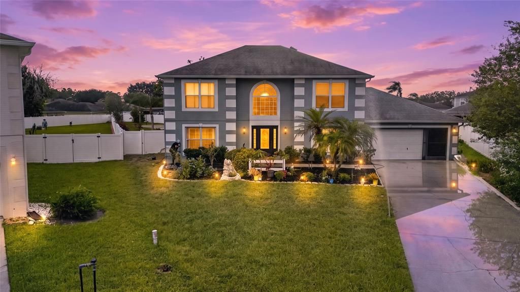 Active With Contract: $459,900 (4 beds, 2 baths, 2419 Square Feet)
