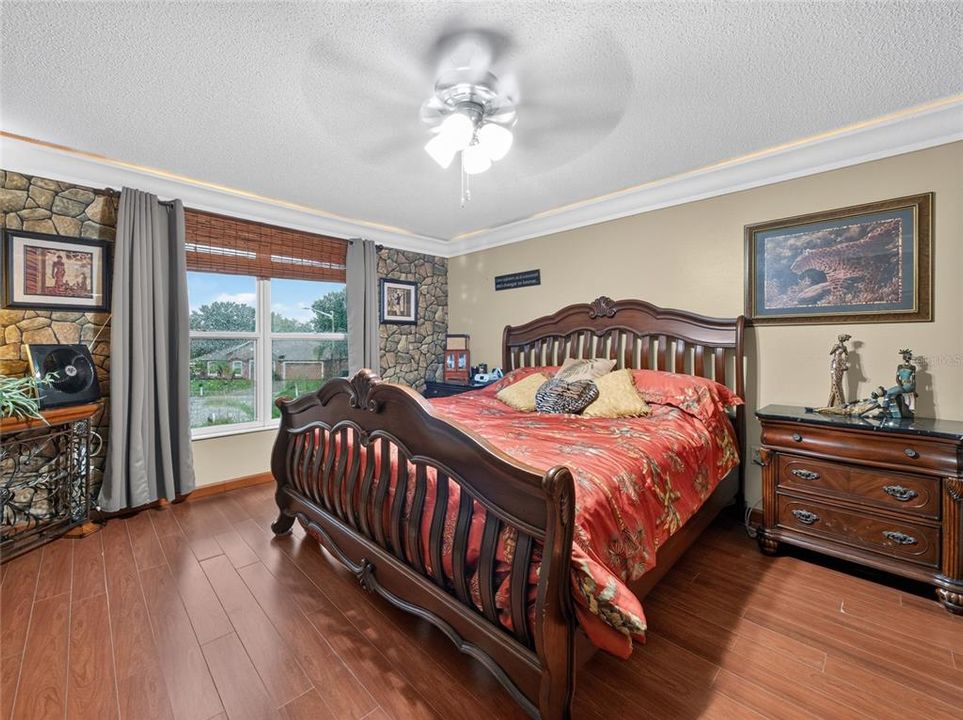 Active With Contract: $459,900 (4 beds, 2 baths, 2419 Square Feet)