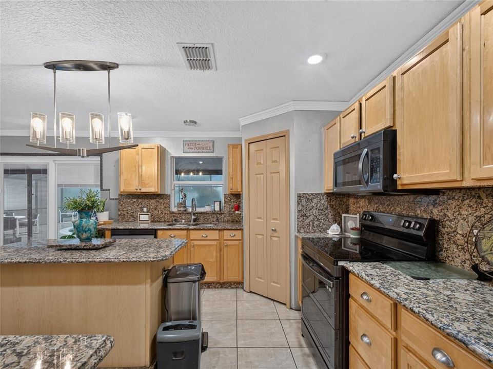 Active With Contract: $459,900 (4 beds, 2 baths, 2419 Square Feet)
