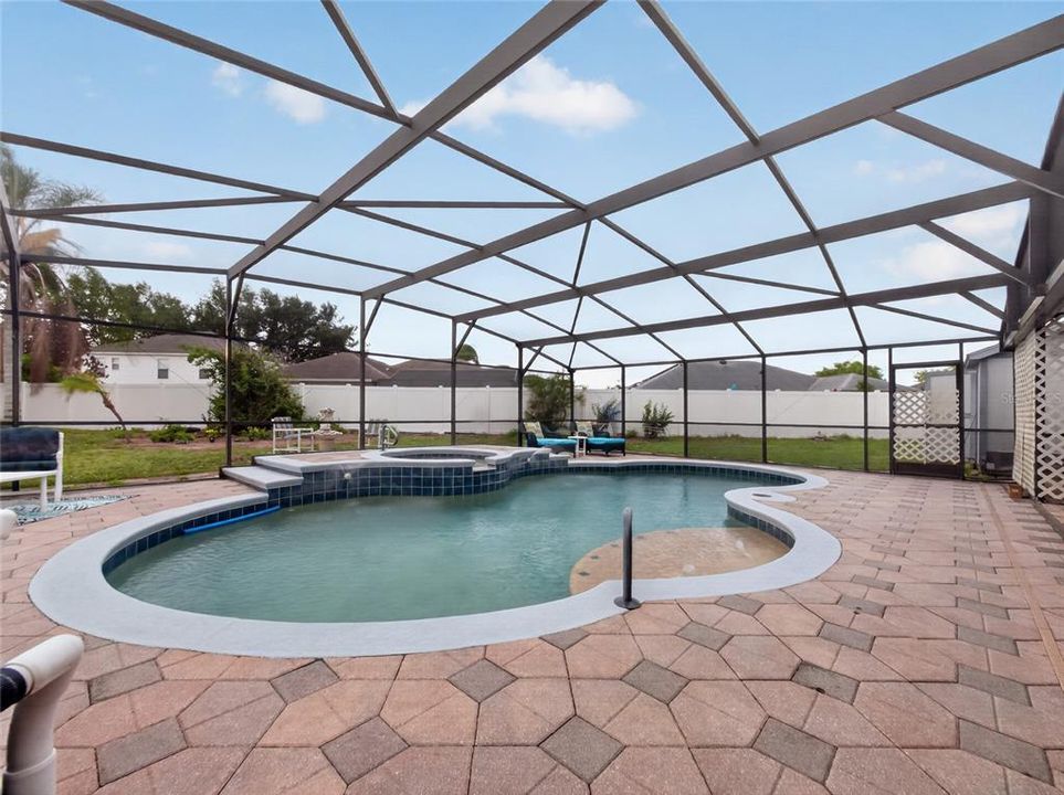 Active With Contract: $459,900 (4 beds, 2 baths, 2419 Square Feet)