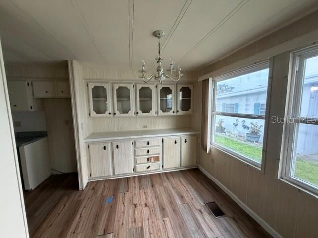 На продажу: $199,000 (2 спален, 2 ванн, 1296 Квадратных фут)