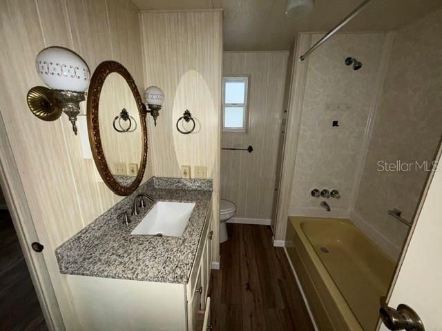 На продажу: $199,000 (2 спален, 2 ванн, 1296 Квадратных фут)