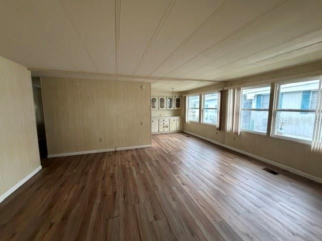 На продажу: $199,000 (2 спален, 2 ванн, 1296 Квадратных фут)