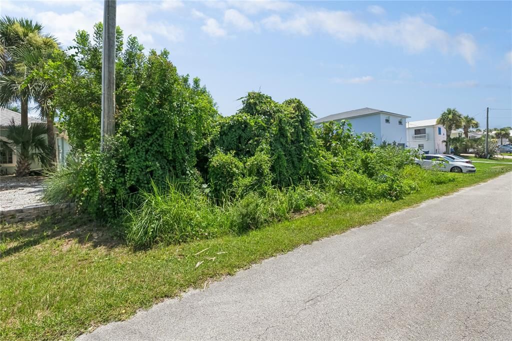 待售: $315,000 (0.11 acres)