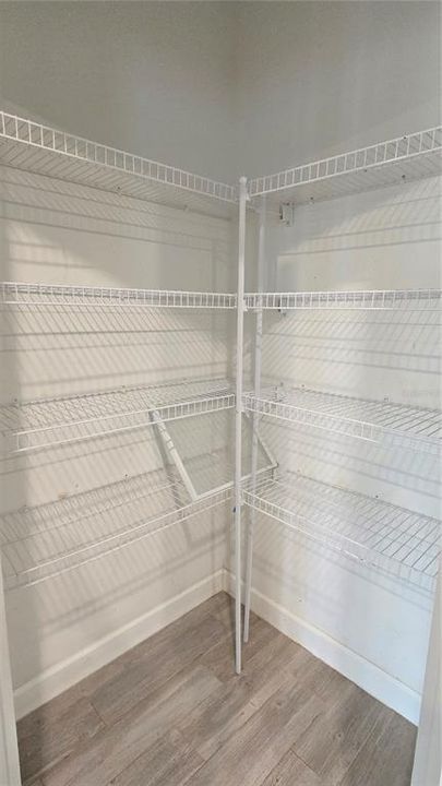 На продажу: $299,000 (4 спален, 2 ванн, 2028 Квадратных фут)