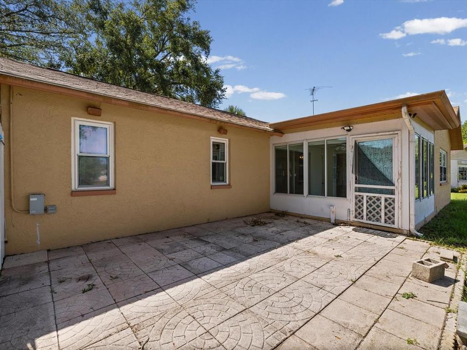 For Sale: $290,000 (2 beds, 2 baths, 1236 Square Feet)