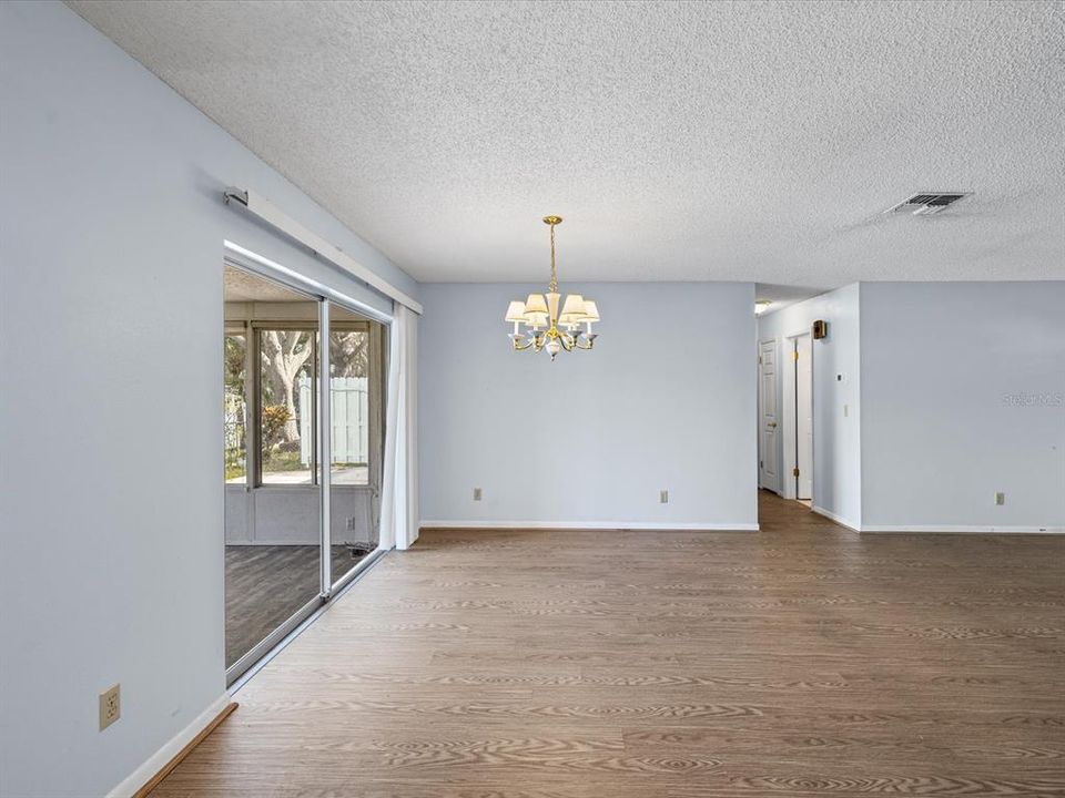 For Sale: $290,000 (2 beds, 2 baths, 1236 Square Feet)