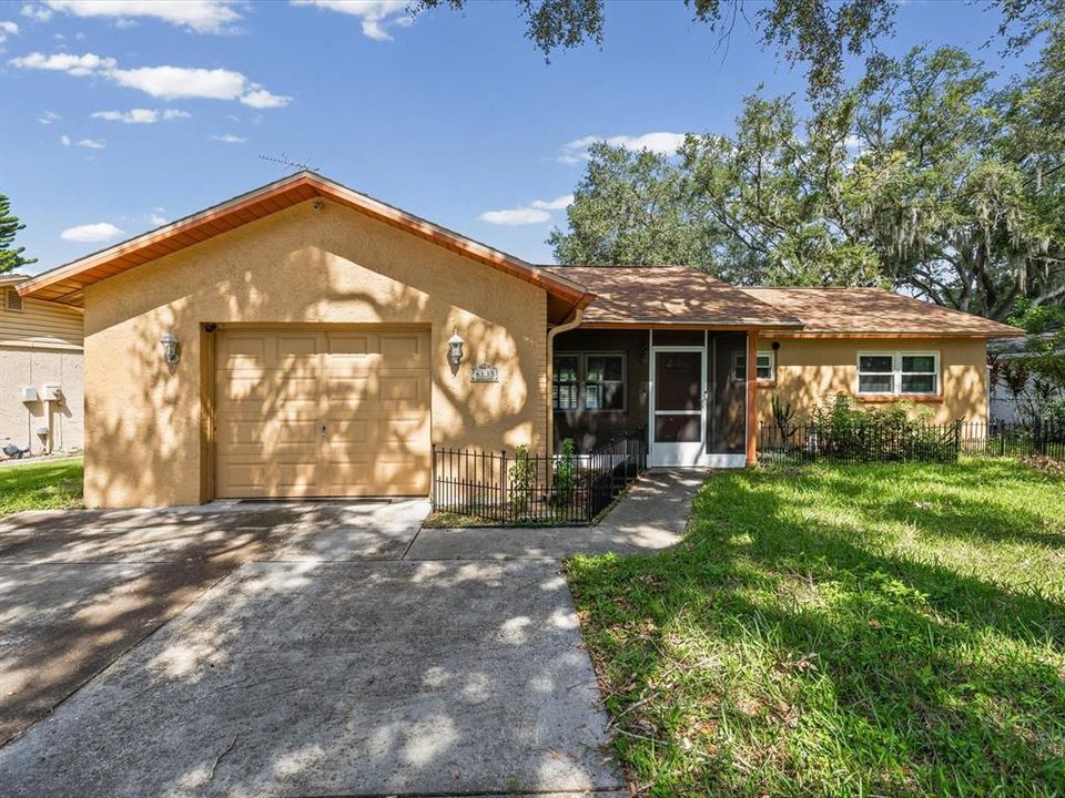 For Sale: $290,000 (2 beds, 2 baths, 1236 Square Feet)
