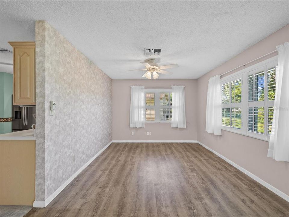 For Sale: $290,000 (2 beds, 2 baths, 1236 Square Feet)