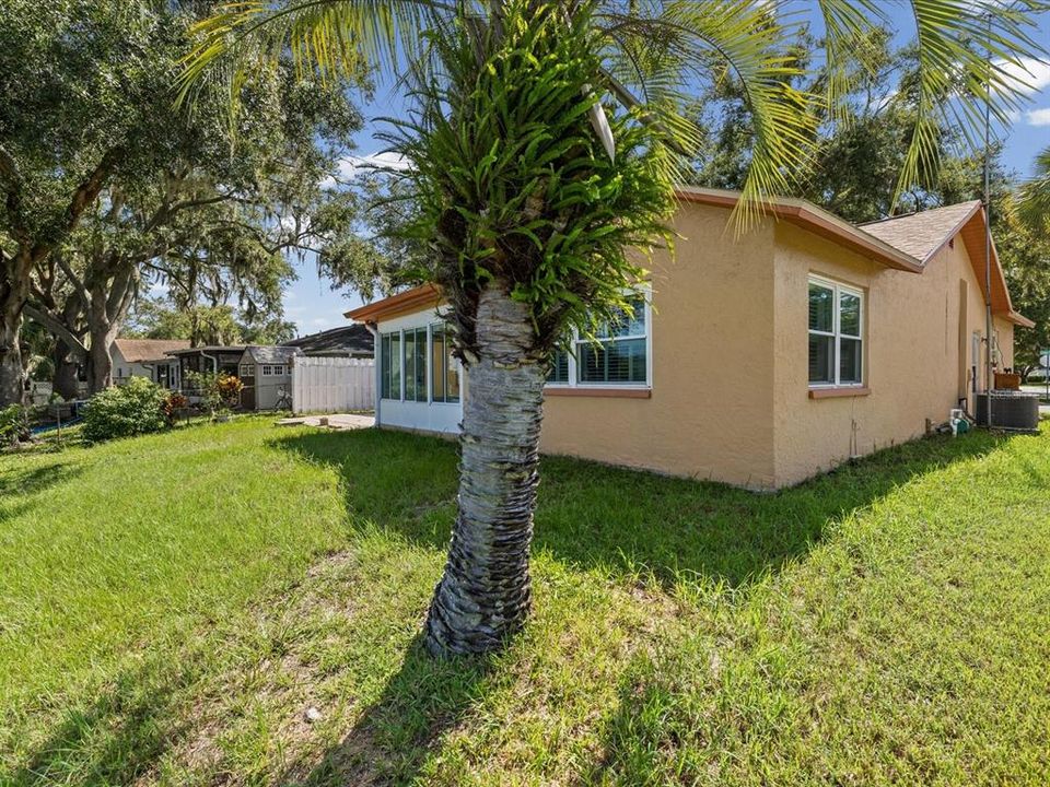 For Sale: $290,000 (2 beds, 2 baths, 1236 Square Feet)