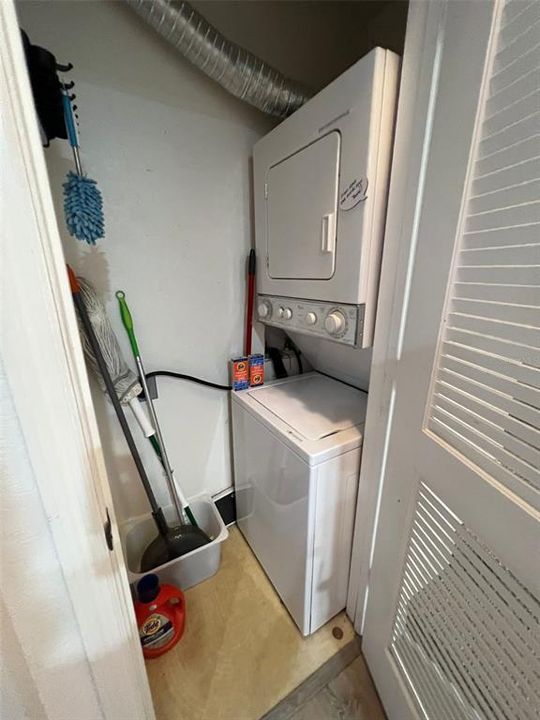 В аренду: $2,100 (3 спален, 2 ванн, 1296 Квадратных фут)