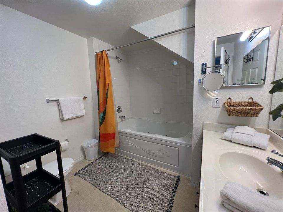 В аренду: $2,100 (3 спален, 2 ванн, 1296 Квадратных фут)