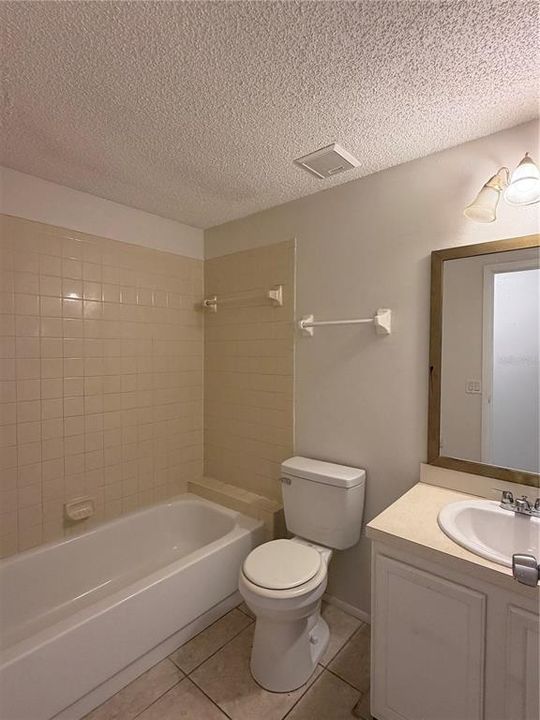 В аренду: $1,600 (2 спален, 2 ванн, 947 Квадратных фут)