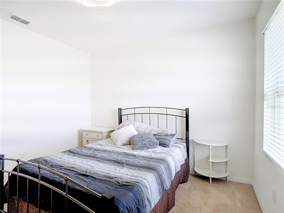En Venta: $385,000 (5 camas, 3 baños, 2577 Pies cuadrados)