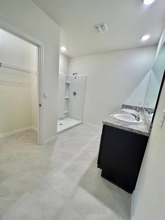 В аренду: $2,100 (3 спален, 2 ванн, 1690 Квадратных фут)