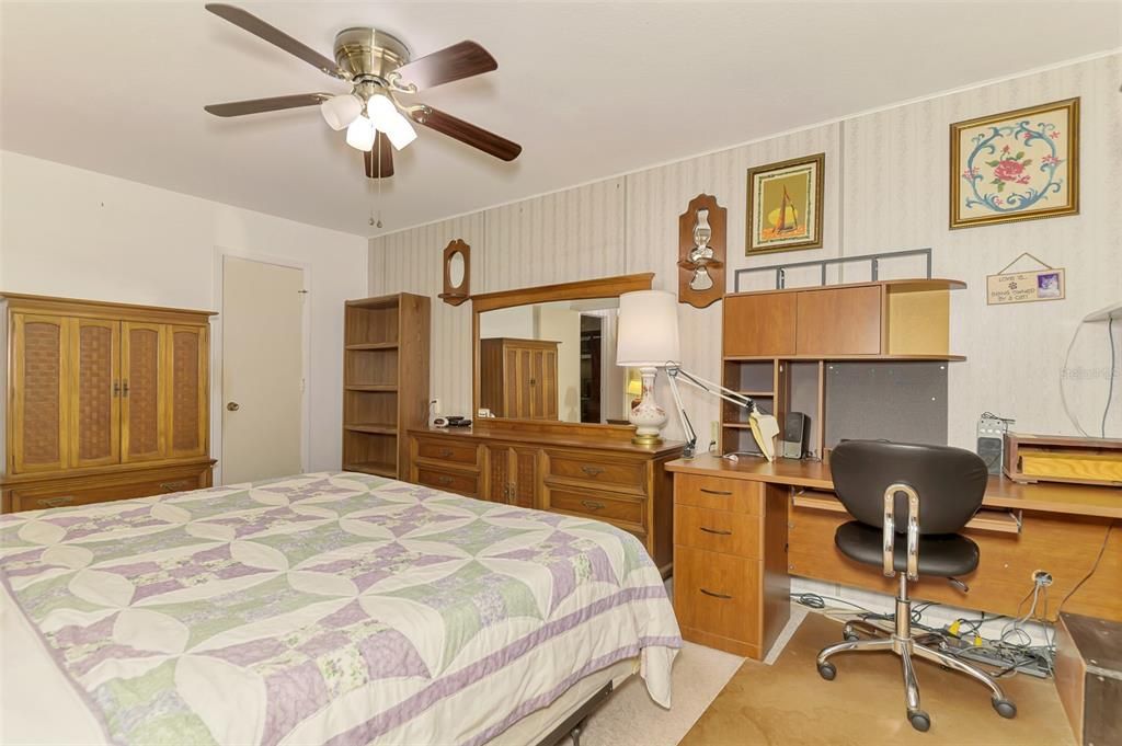 For Sale: $239,000 (2 beds, 2 baths, 1176 Square Feet)
