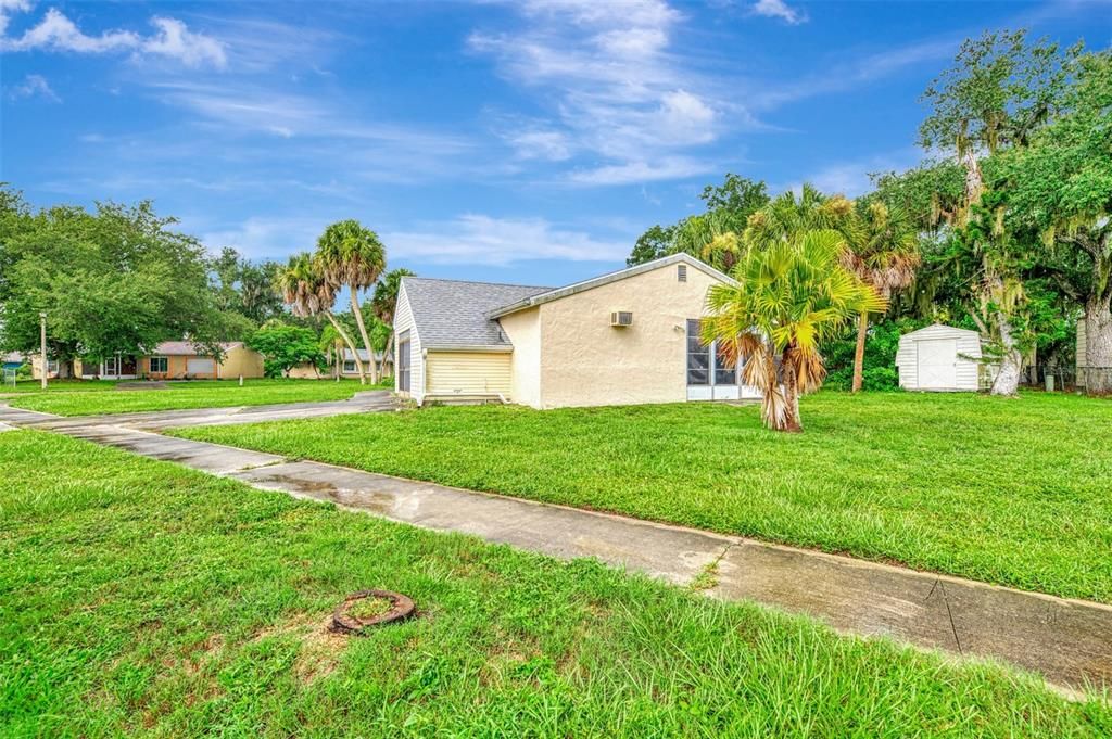 For Sale: $239,000 (2 beds, 2 baths, 1176 Square Feet)