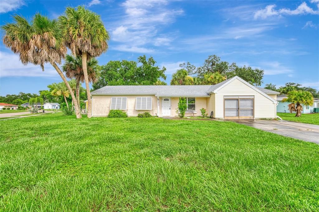 For Sale: $239,000 (2 beds, 2 baths, 1176 Square Feet)