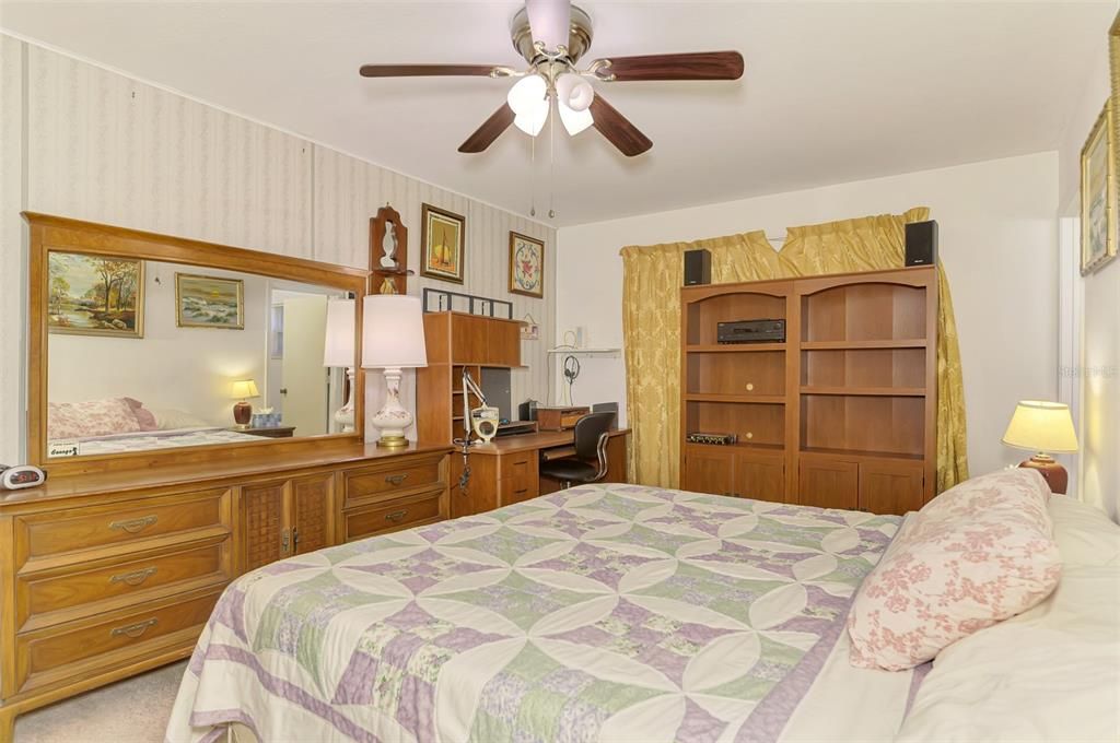 For Sale: $239,000 (2 beds, 2 baths, 1176 Square Feet)