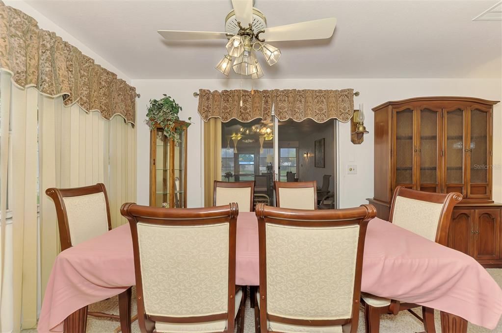 For Sale: $239,000 (2 beds, 2 baths, 1176 Square Feet)