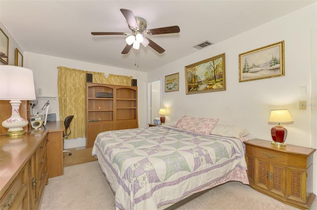 For Sale: $239,000 (2 beds, 2 baths, 1176 Square Feet)