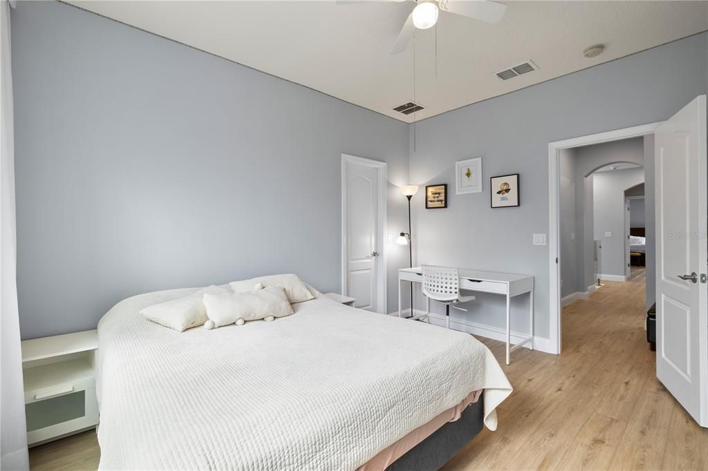 For Sale: $810,000 (5 beds, 4 baths, 3438 Square Feet)