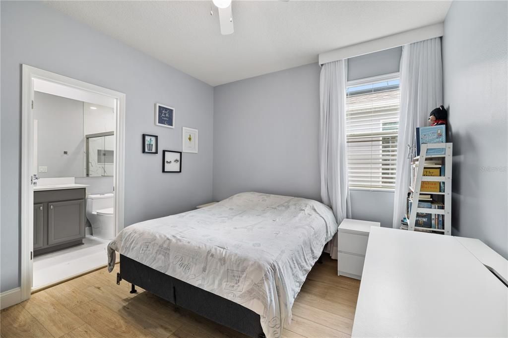 For Sale: $810,000 (5 beds, 4 baths, 3438 Square Feet)