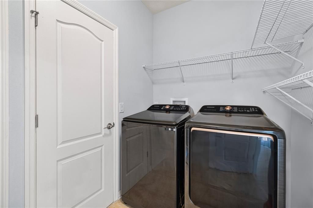 For Sale: $810,000 (5 beds, 4 baths, 3438 Square Feet)