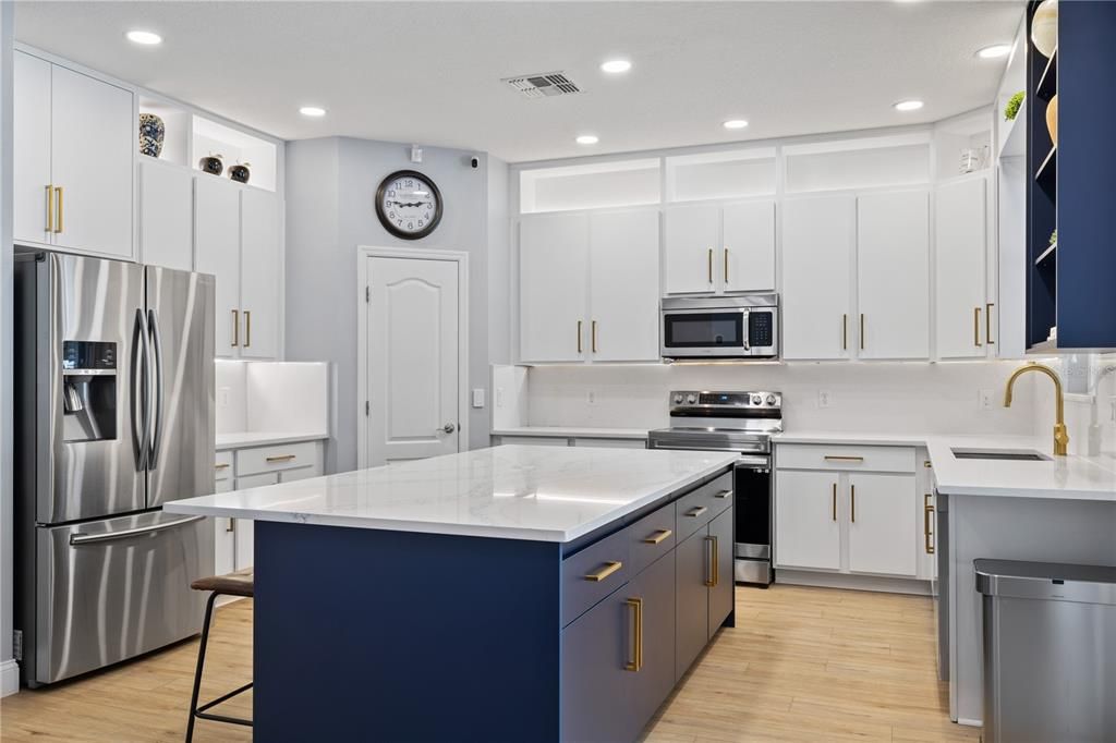 For Sale: $810,000 (5 beds, 4 baths, 3438 Square Feet)