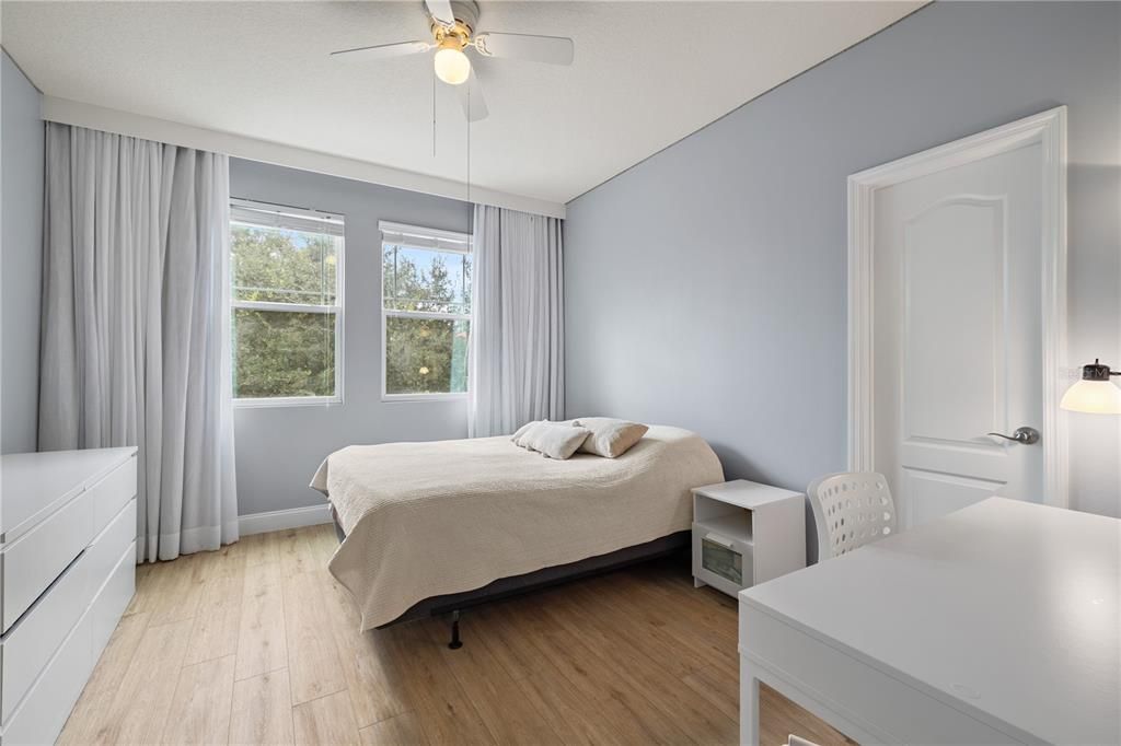 For Sale: $810,000 (5 beds, 4 baths, 3438 Square Feet)