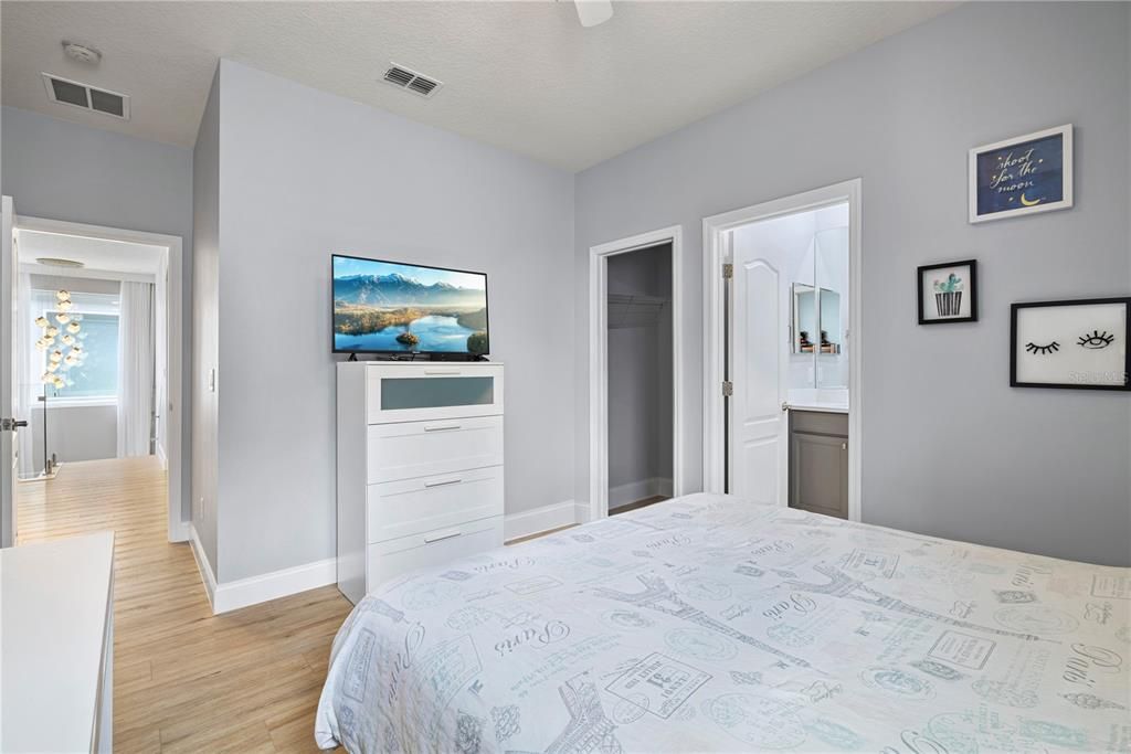 For Sale: $810,000 (5 beds, 4 baths, 3438 Square Feet)