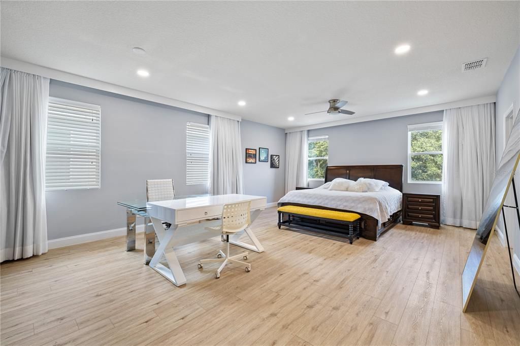 For Sale: $810,000 (5 beds, 4 baths, 3438 Square Feet)