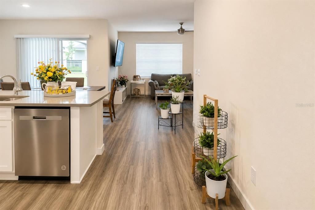 For Rent: $2,499 (4 beds, 2 baths, 1846 Square Feet)