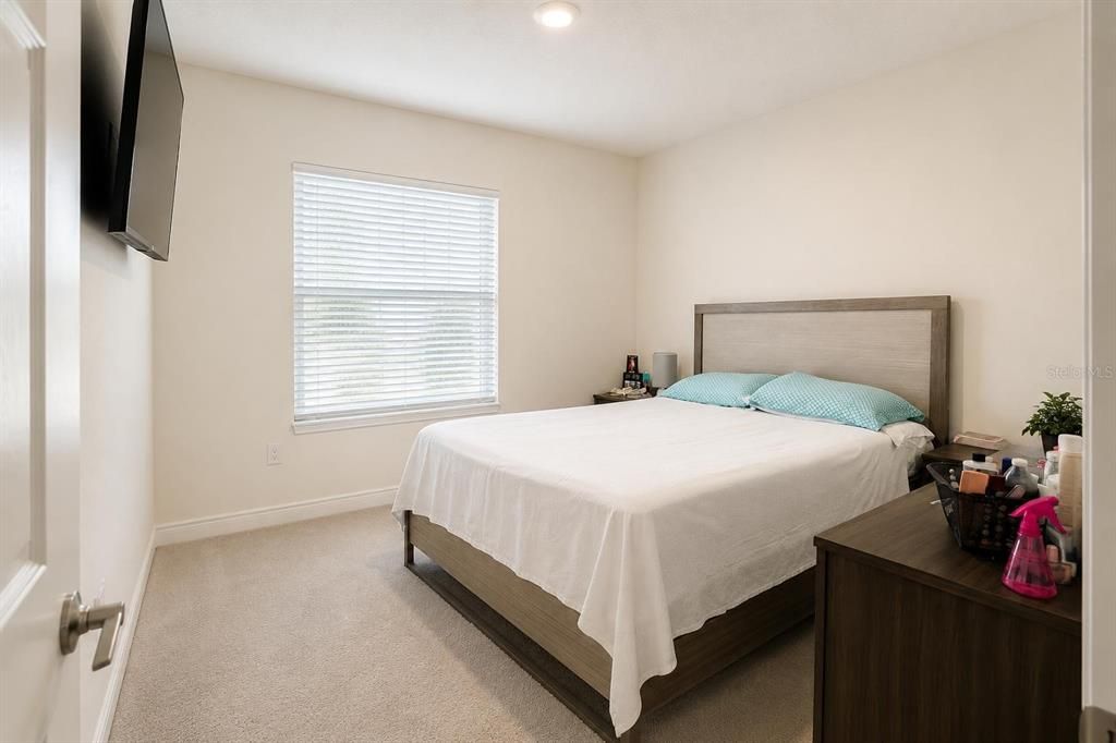 For Rent: $2,499 (4 beds, 2 baths, 1846 Square Feet)