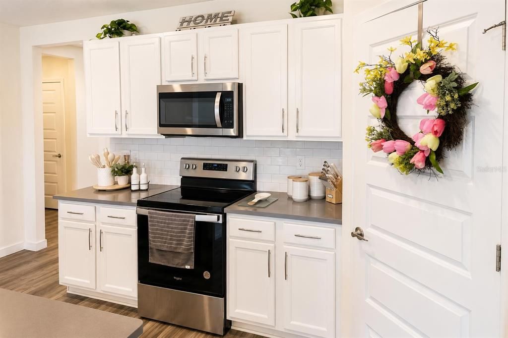 For Rent: $2,499 (4 beds, 2 baths, 1846 Square Feet)