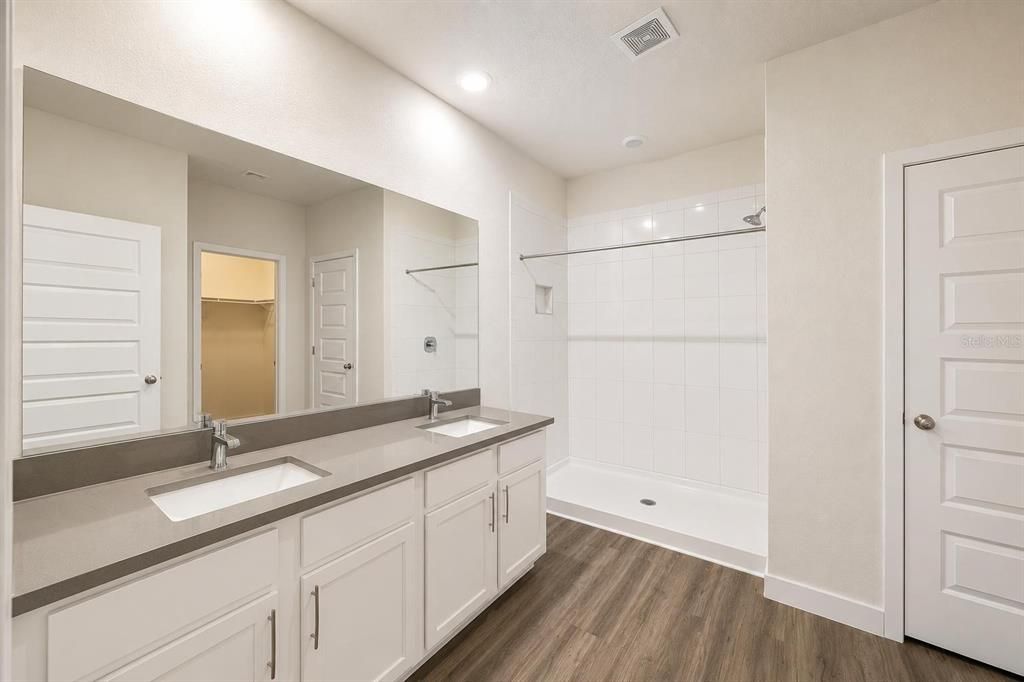 For Rent: $2,499 (4 beds, 2 baths, 1846 Square Feet)