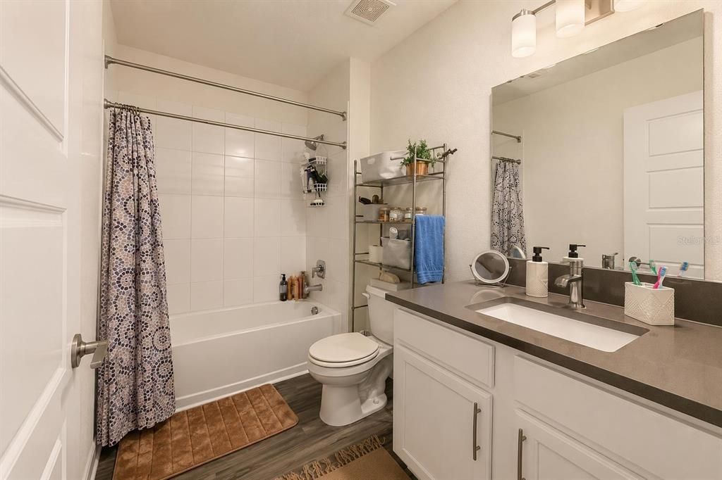 For Rent: $2,499 (4 beds, 2 baths, 1846 Square Feet)