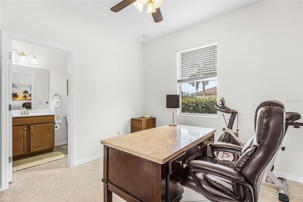 Activo con contrato: $580,000 (4 camas, 3 baños, 2032 Pies cuadrados)