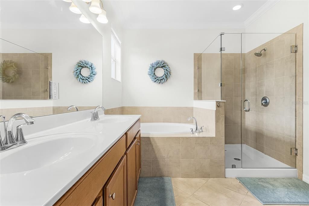 Activo con contrato: $580,000 (4 camas, 3 baños, 2032 Pies cuadrados)