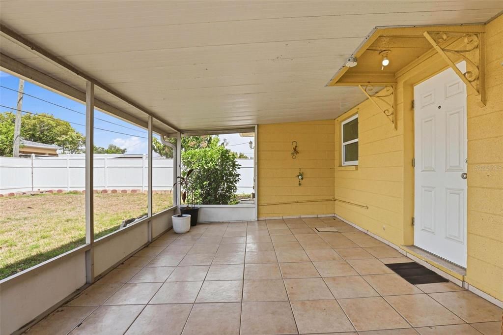 For Sale: $400,000 (3 beds, 1 baths, 1273 Square Feet)