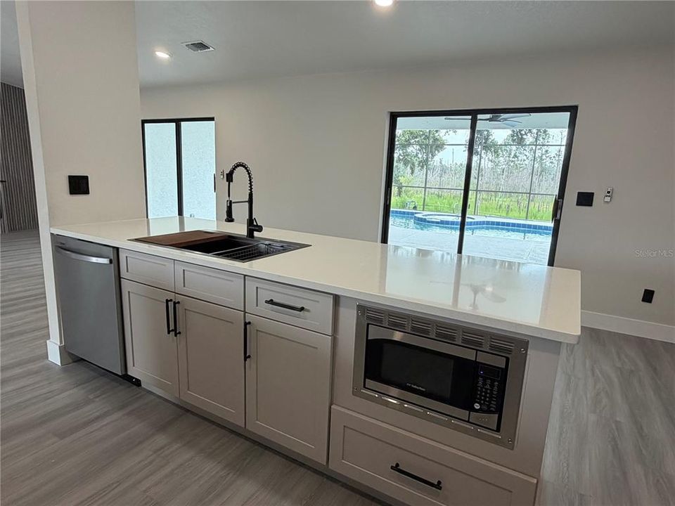 En Renta: $2,700 (4 camas, 2 baños, 2013 Pies cuadrados)
