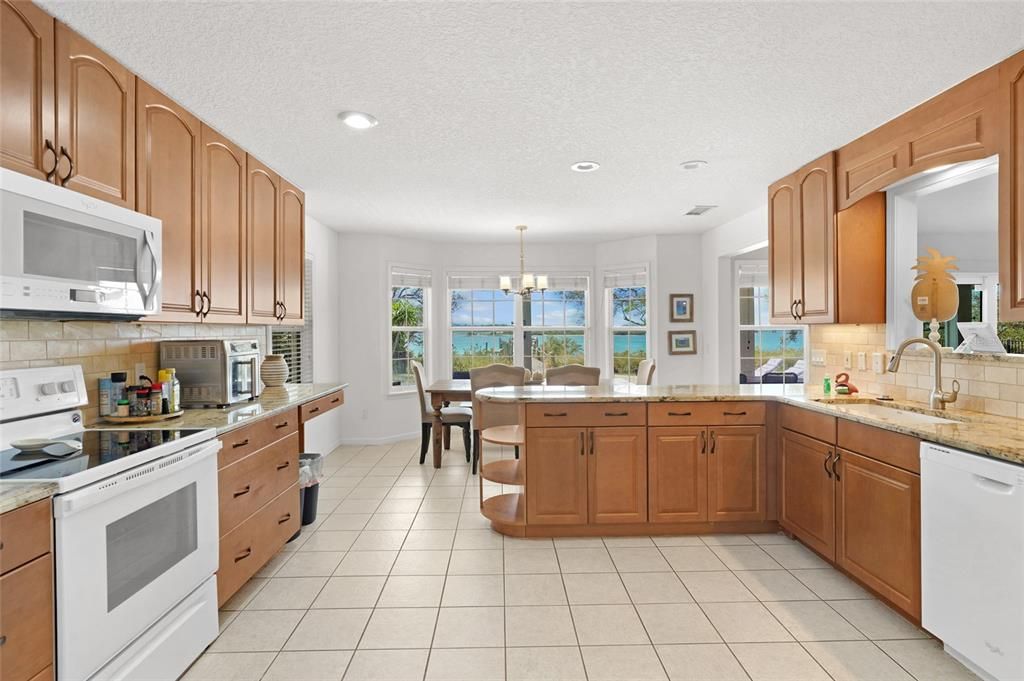 For Sale: $1,780,000 (3 beds, 3 baths, 2373 Square Feet)
