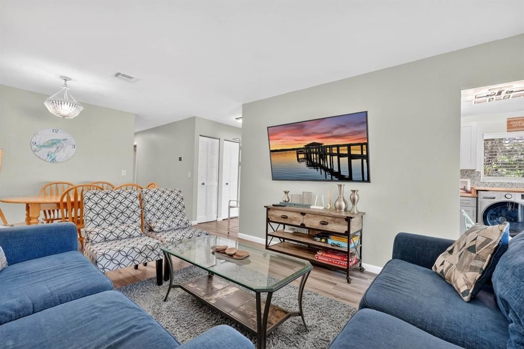 For Sale: $440,000 (5 beds, 3 baths, 2086 Square Feet)