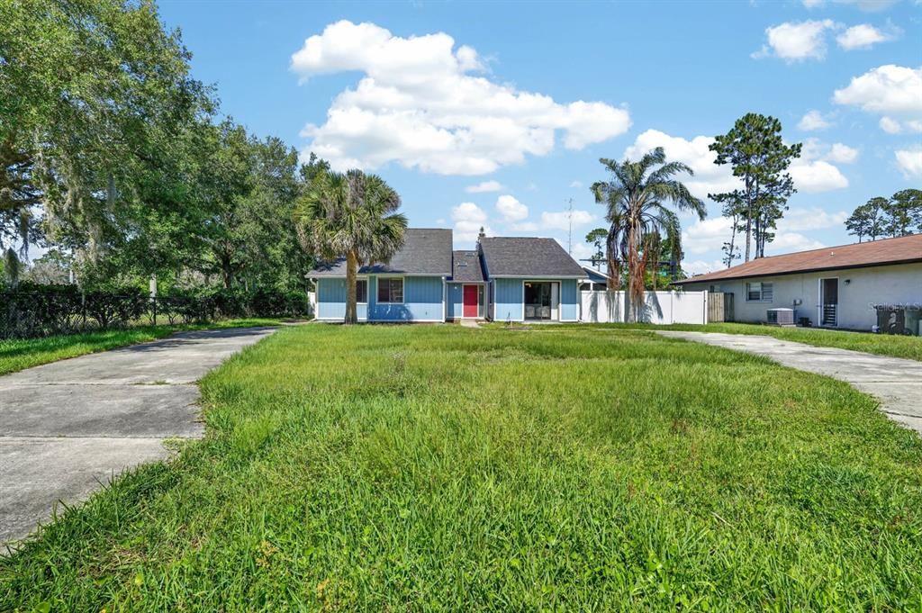 For Sale: $440,000 (5 beds, 3 baths, 2086 Square Feet)