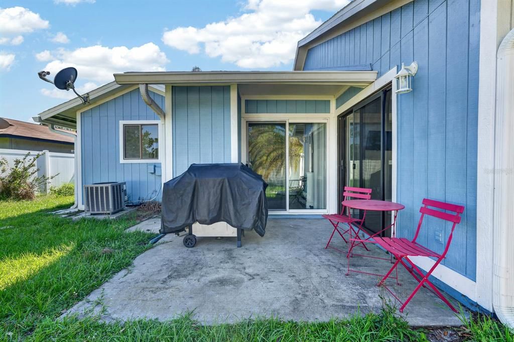 For Sale: $440,000 (5 beds, 3 baths, 2086 Square Feet)