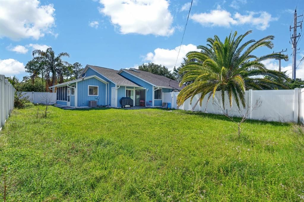 For Sale: $440,000 (5 beds, 3 baths, 2086 Square Feet)