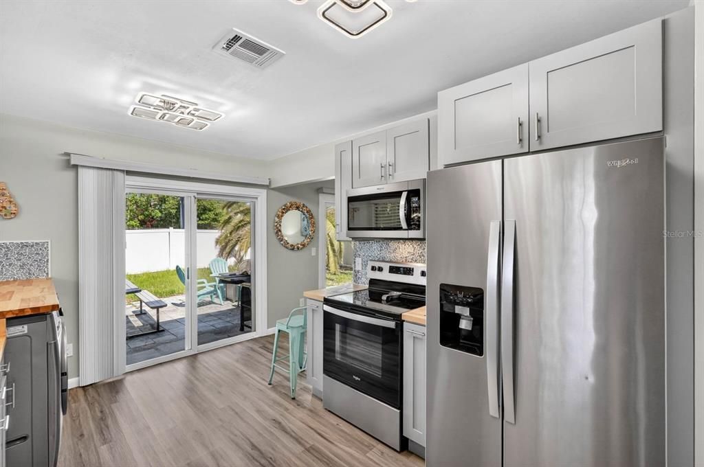 For Sale: $440,000 (5 beds, 3 baths, 2086 Square Feet)