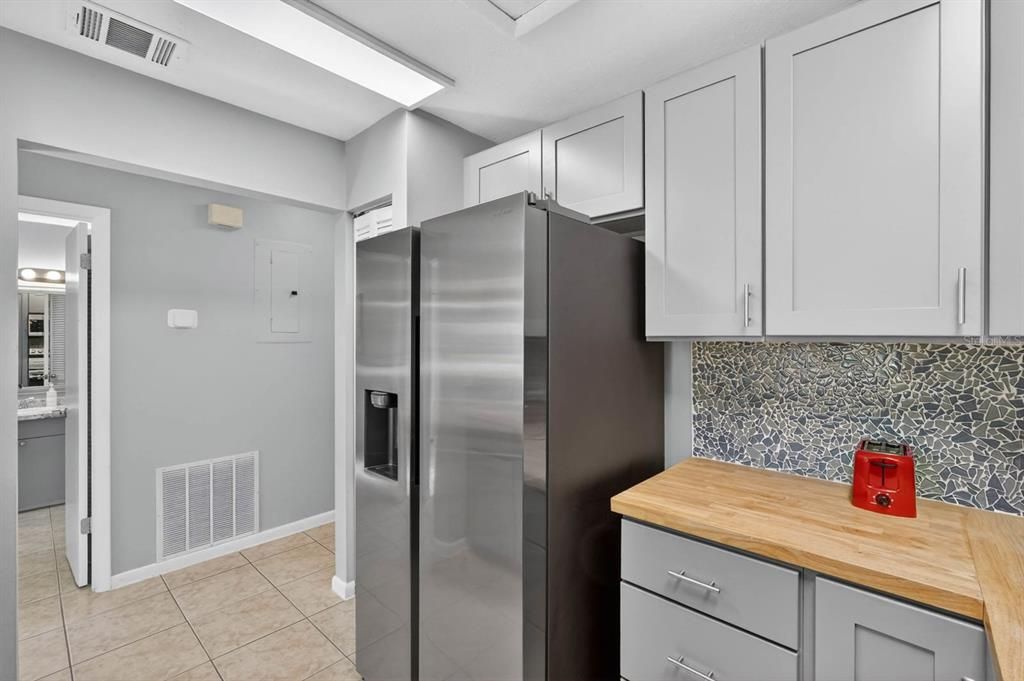 For Sale: $440,000 (5 beds, 3 baths, 2086 Square Feet)